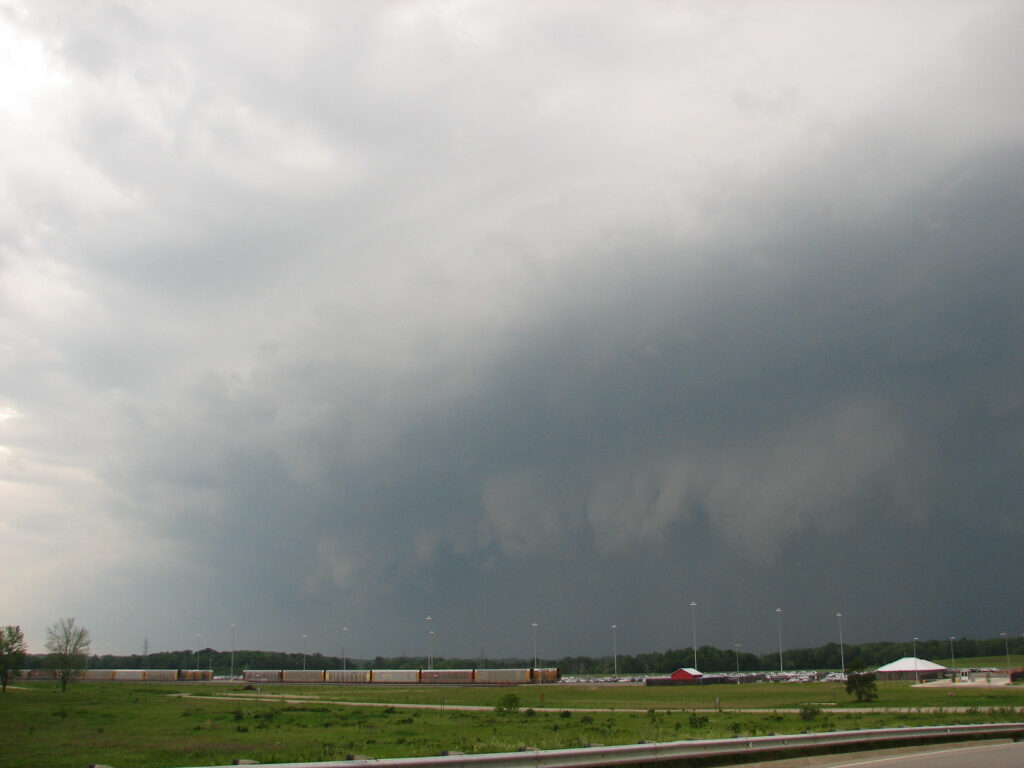 Shelf Cloud in Lansing