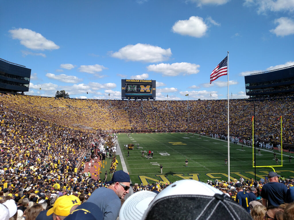 Michigan vs Hawaii 2016